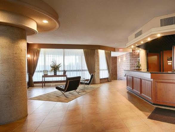 Royal Brock Hotel 圭尔夫 外观 照片